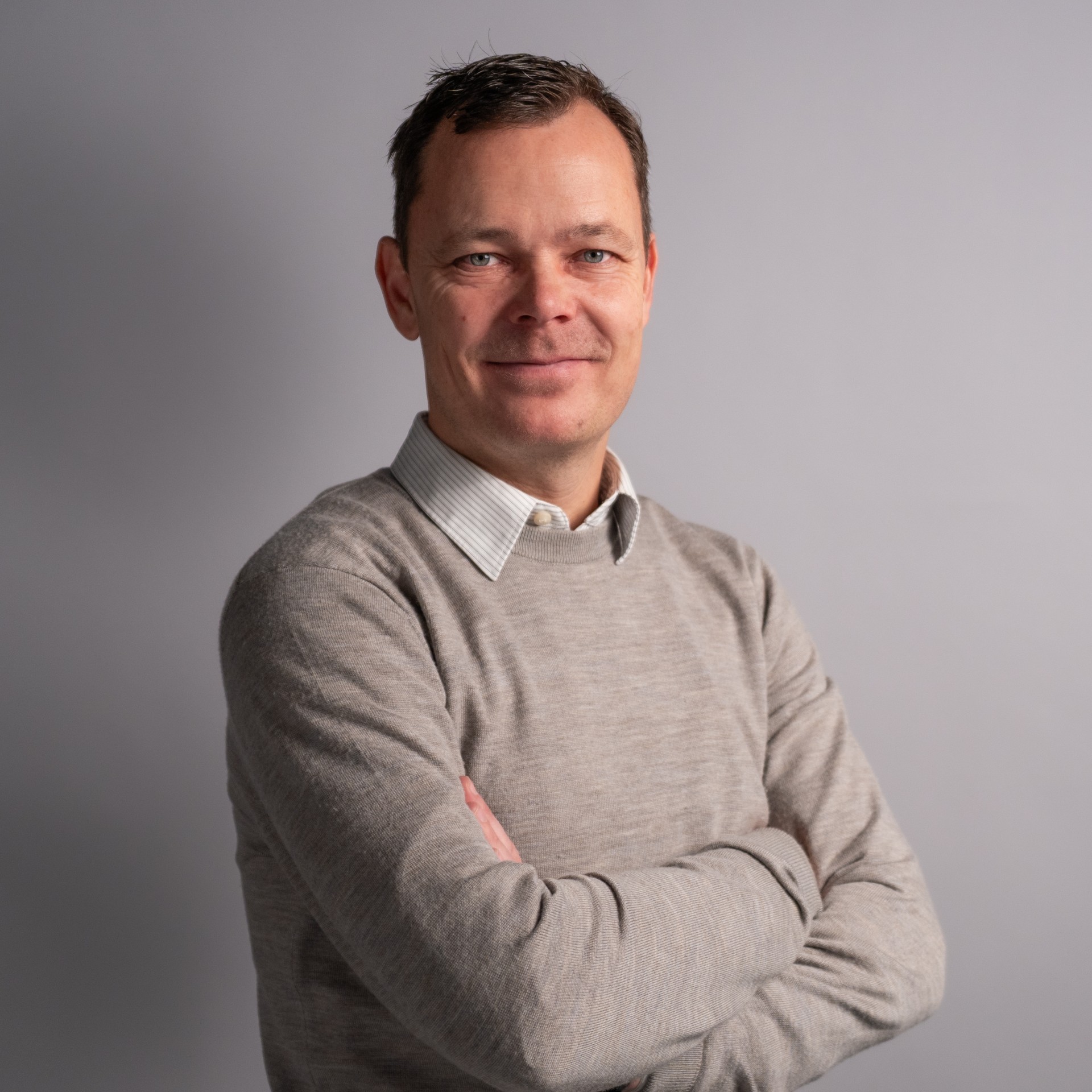 Ronni Svart property=